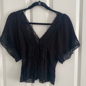 Forever 21 black crop lace shirt